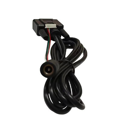 Indossare un'imbracatrice a doppio filo con un connettore per stampante a 4 pin e un connettore per alimentazione AC
